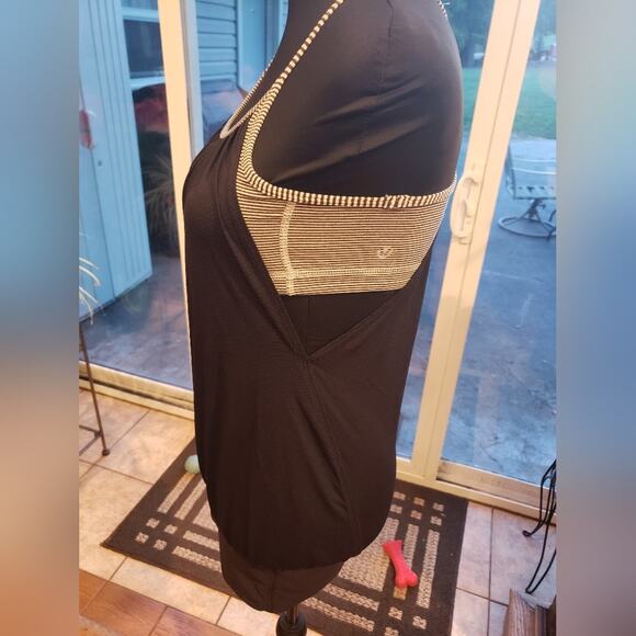 Lululemon no limit active wear athletic tank with bra sm black and‎ white - Picture 7 of 9